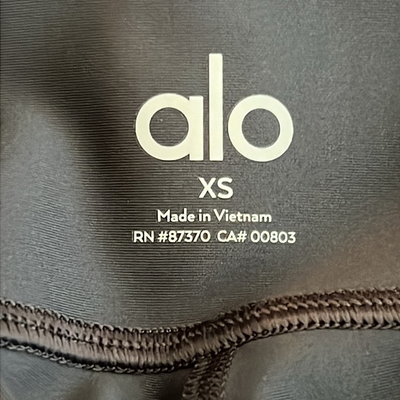 ALO Yoga High-Waist Airlift Leggings in XSmall - Picture 11 of 14